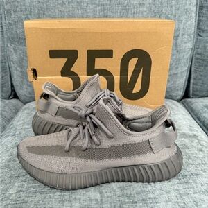 Yeezy Boost 350 V2